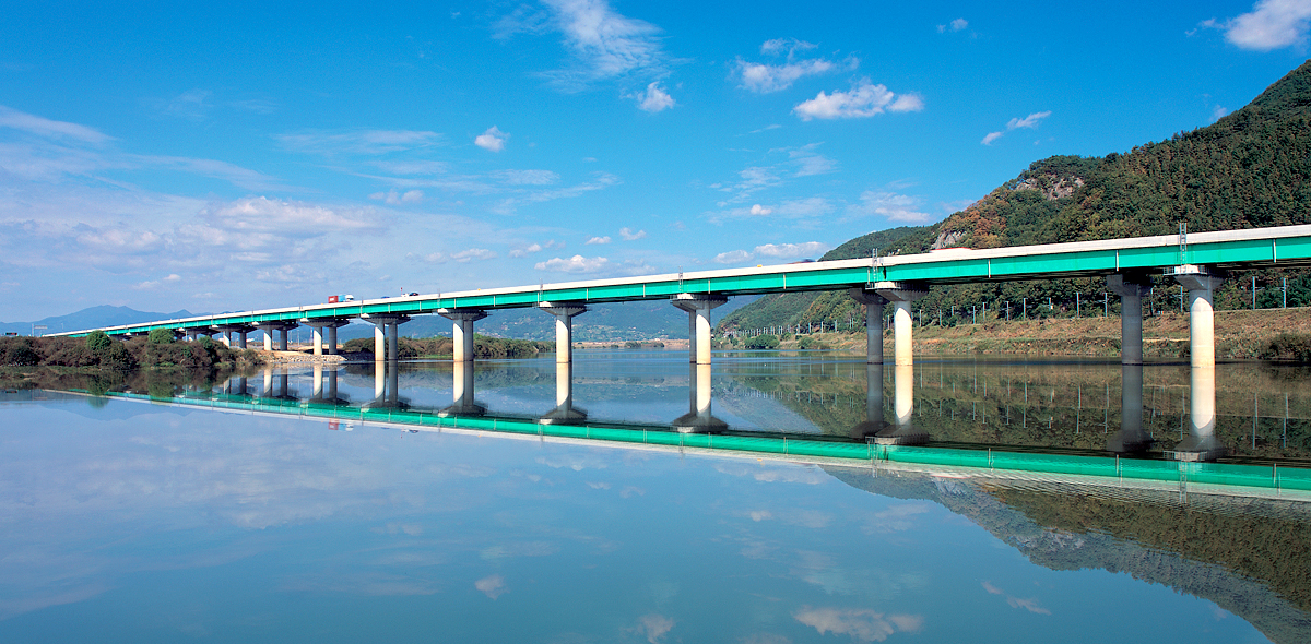 New Daegu-Busan Expressway(Miryang Bridge)(2001.12~2006.02)