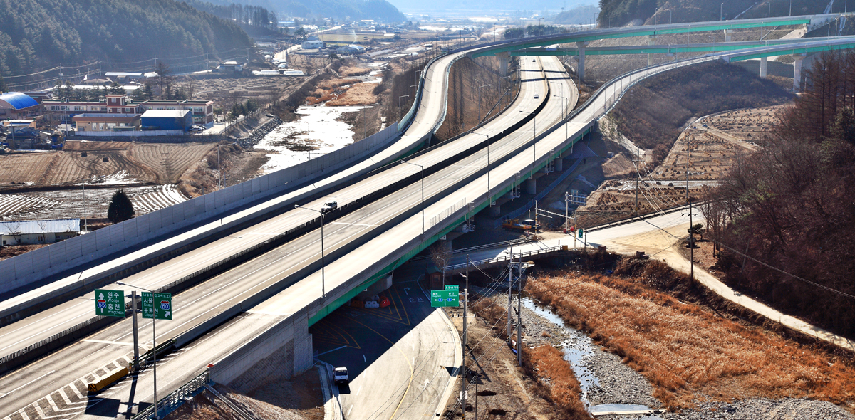 Chuncheon-Donghongcheon Expressway(2004.03~2009.12)